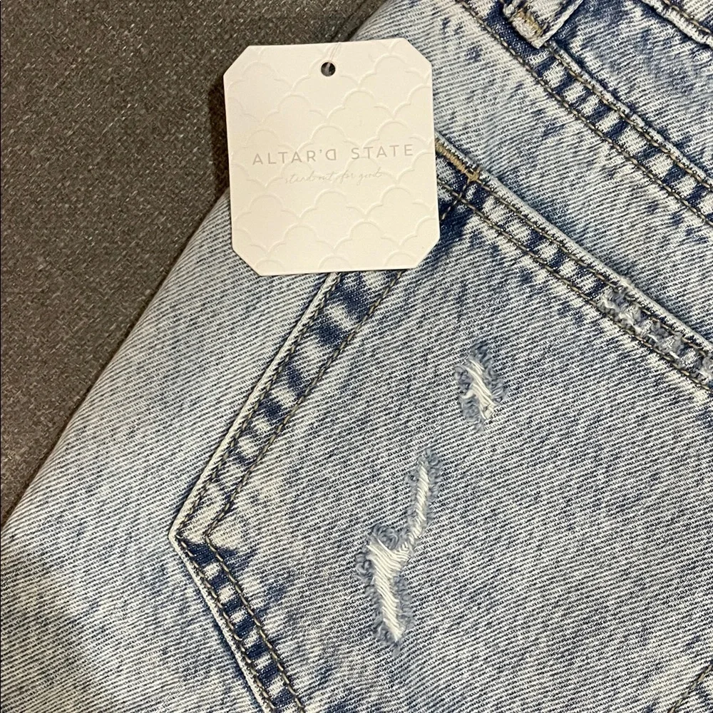 Altar'd State Frayed Jean Shorts 4 Buttonfly distressed